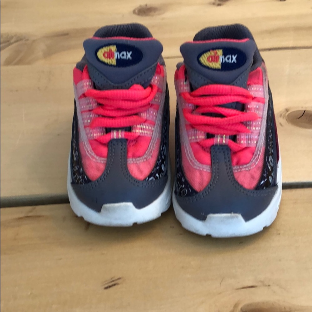 Toddler air max sneakers